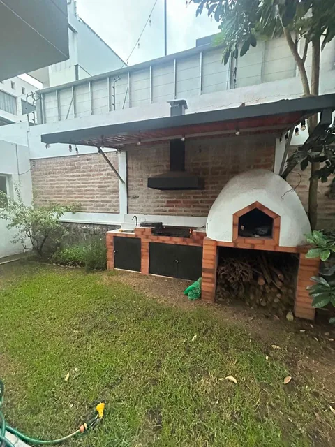 Terreno de 716 m² con Casa de 348 m² con 3 Habitaciones en Venta en Cumbayá — imagen 2