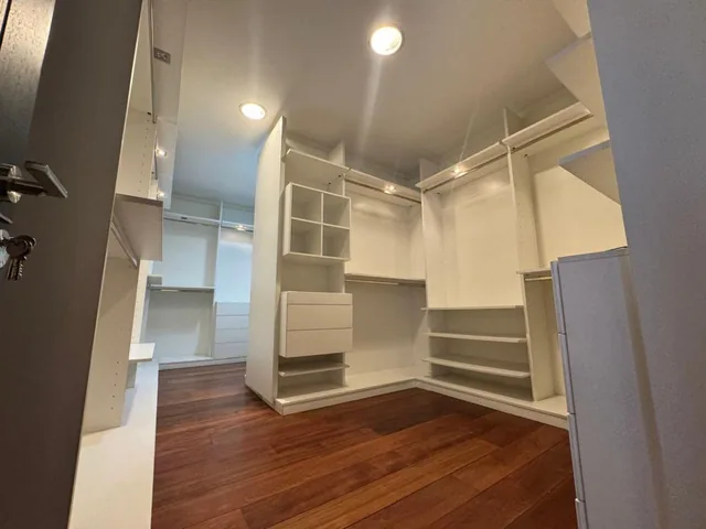 En Renta o Venta Departamento de 3 Dorm. 438 m² - Bellavista — imagen 3
