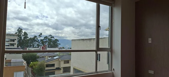 Vendo Departamento, Lomas de Monteserrin — imagen 2