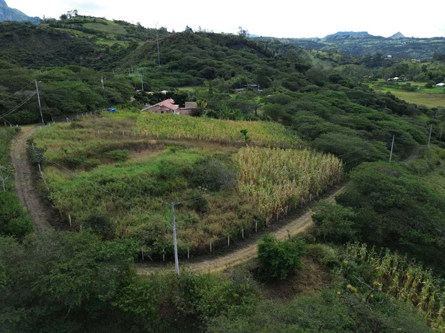 Terreno en Yunguilla Sector Corazari 2640 m², Azuay — imagen 3
