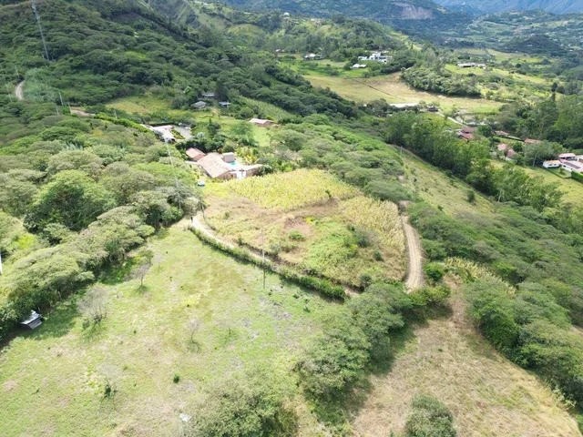 Terreno en Yunguilla Sector Corazari 2640 m², Azuay — imagen 2