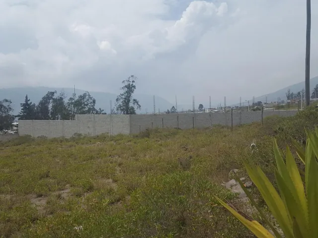 Terreno Plano, Mitad del Mundo, 895 m — imagen 2