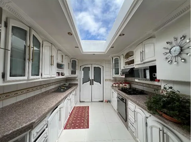 Casa en Venta de 3 Pisos Norte de Quito — imagen 2