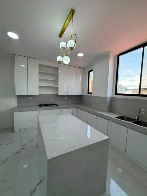 Penthouse Remodelado con Terraza Privada 333 m Cuadrados Kennedy Norte Sector Cerrado, Guayas — imagen 5