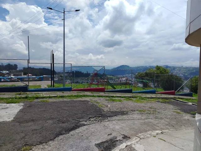 Casa Rentera de Venta en Puengasi — imagen 3