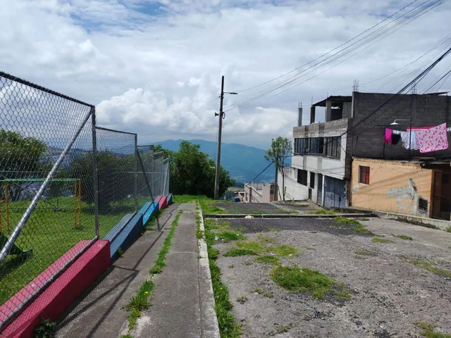 Casa Rentera de Venta en Puengasi — imagen 2