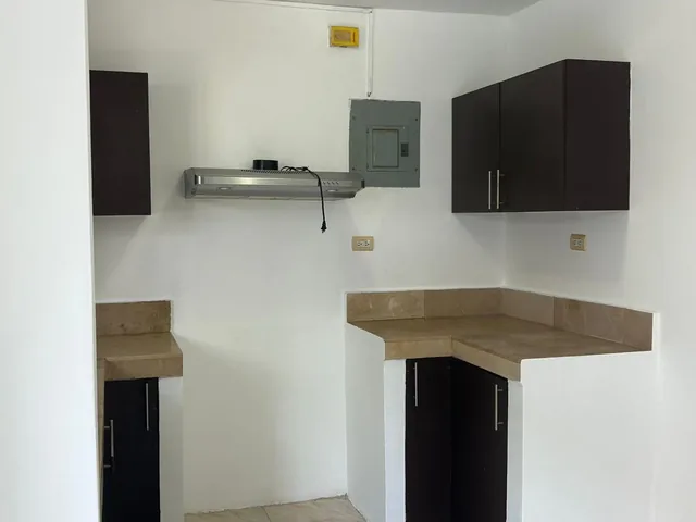 Málaga 2 Venta Casa Recien Remodelada, Guayas — imagen 5