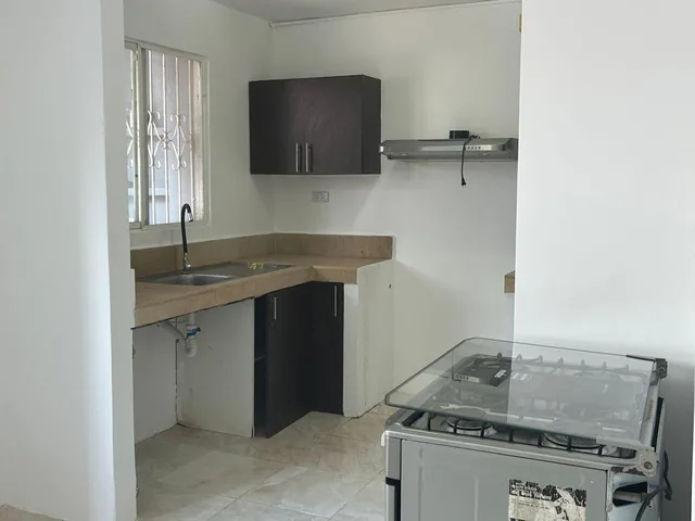 Málaga 2 Venta Casa Recien Remodelada, Guayas — imagen 4