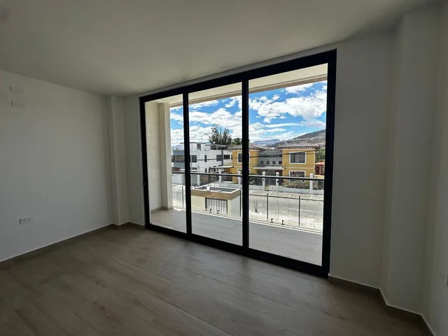 Se Vende Departamento Dentro de Urbanizacion con Dos Balcones y Terraza — imagen 4