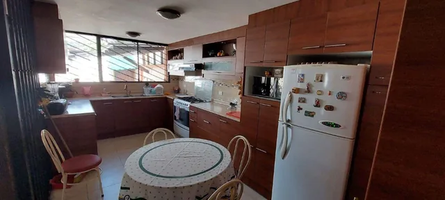 Venta Casa Esquinera de 340 m² con 6 Habitaciones La Vicentina Baja, 4 Garajes — imagen 5