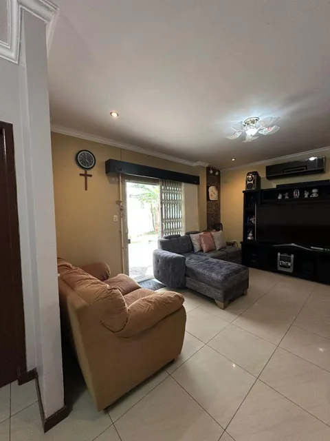 Casa con 4 Recámaras en Venta, 258 m² Terreno, Vía a La Costa, Guayas — imagen 4