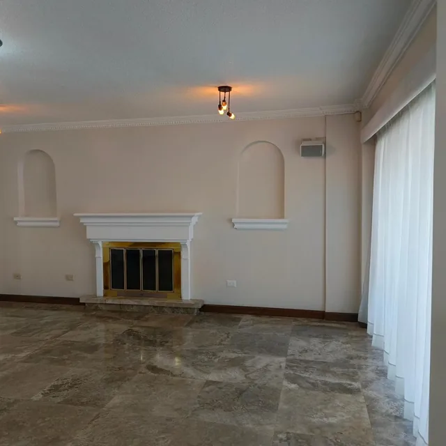 Ponciano Alto Hermosa Casa Duplex Independiente en Venta con Jardines 5 Dorm. Sala Tv — imagen 3
