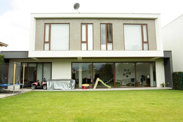 Casa de Venta Dentro de Urbanización Sector Colegio Alemán, Moderna, Exclusiva — imagen 5