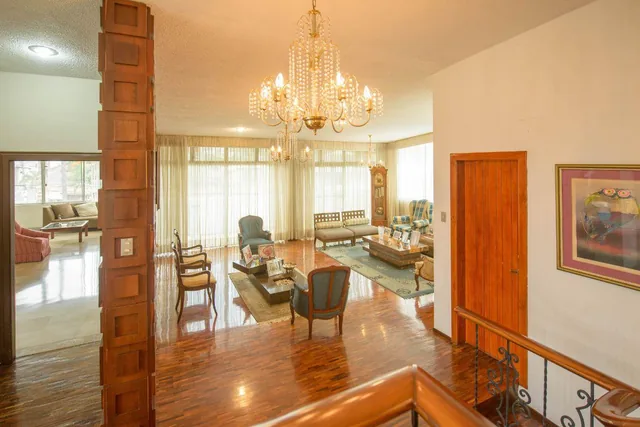 Casa con 5 Habitaciones en Venta en Los Ceibos, 927 m², Guayas — imagen 5