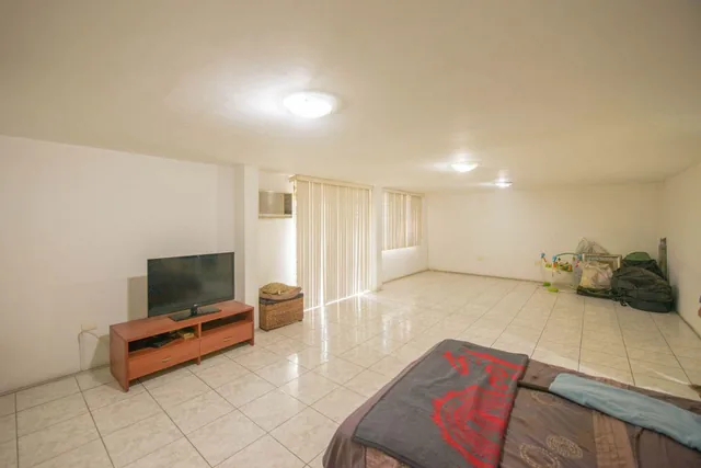 Casa con 5 Habitaciones en Venta en Los Ceibos, 927 m², Guayas — imagen 4