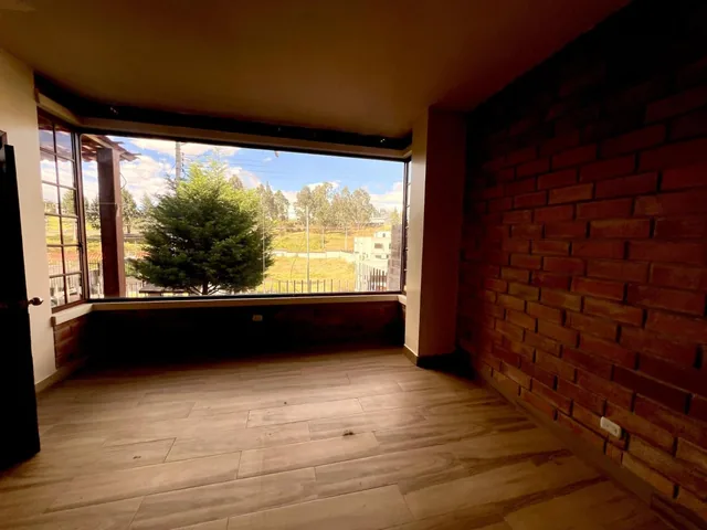 Casa en Venta con Amplio Terreno | Urbanización Privada | El Colibrí – Pintag — imagen 3