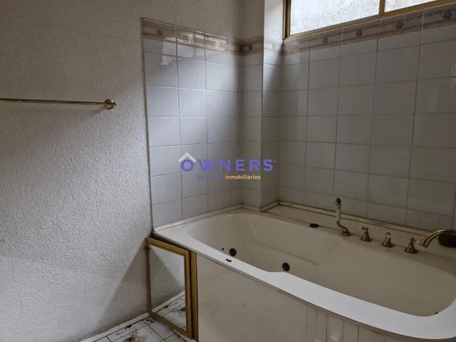 Venta de Departamento de 3 Habitaciones| Piscina| Seguridad 24/7| en Lomas de Urdesa (Lc), Guayas — imagen 5