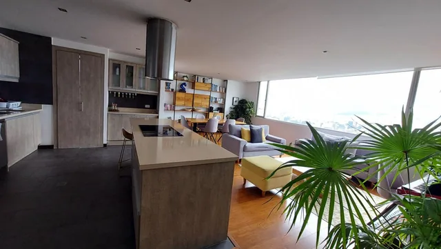 Departamento en Venta, 3 Dorm., 3 Parqueaderos, 195 m², González Suárez — imagen 5