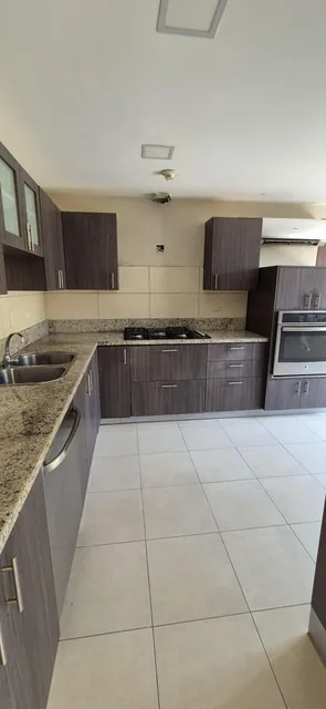 Via Samborondón Vendo Hermoso Departamento con Vista Al Río, Guayas — imagen 4