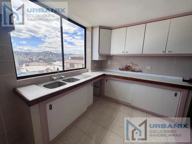 Venta Local Comercial + Departamento de 2 Dorm.. Provincia de Pichincha — imagen 2