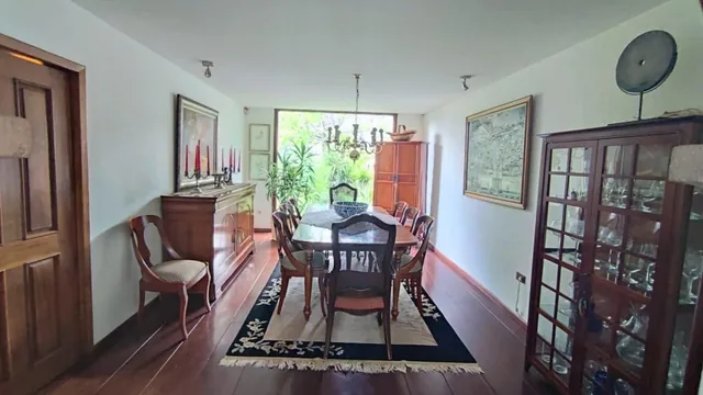 Casa Independiente en Venta | de 5 Habitaciones y Amplia Área Verde, Los Chillos Sector Playa Chica — imagen 4