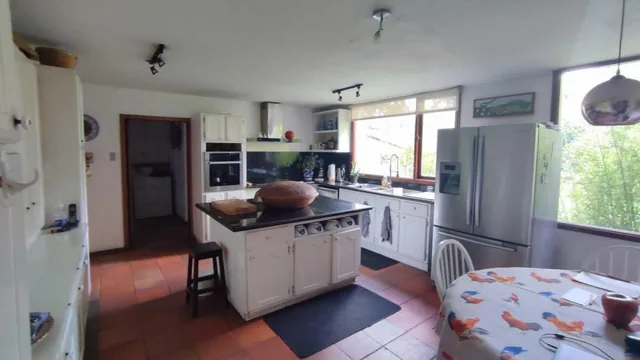 Casa Independiente en Venta | de 5 Habitaciones y Amplia Área Verde, Los Chillos Sector Playa Chica — imagen 3
