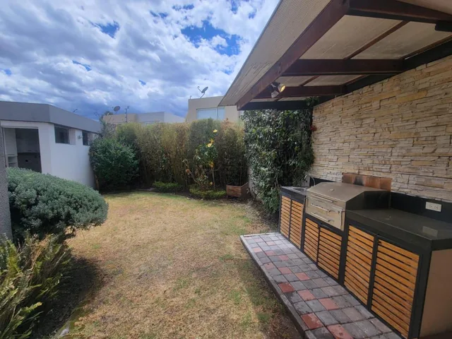 Casa de Venta en Vía Intervalles — imagen 2