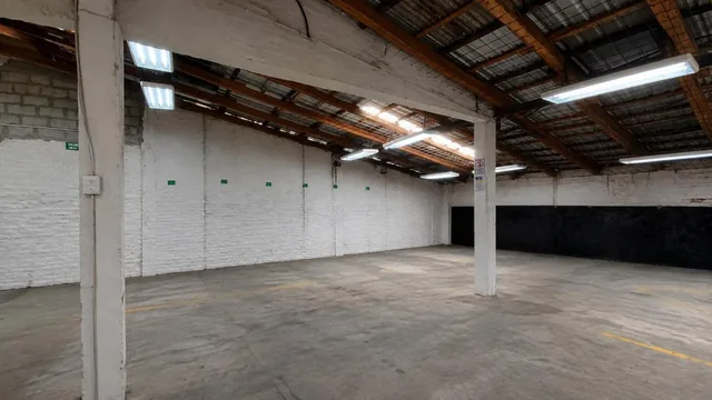 Terreno Comercial en Venta | 2.085 m² | Udla – Av de Los Granados | Quito — imagen 2