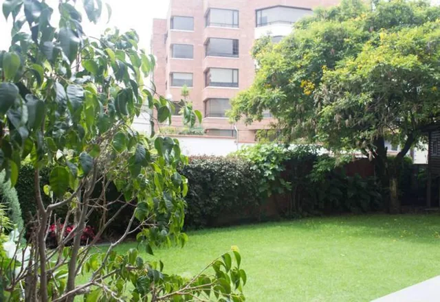 Vendo /rento Departamento de Lujo en Bellavista con Vista, Piscina y Jardín — imagen 4
