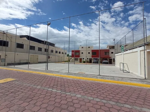 Casa en Venta - 3 Pisos - Conjunto El Colibri - San Antonio de Pichincha — imagen 3