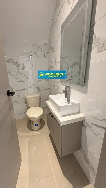 Urb. Cataluña, Vendo Casa Moderna a Estrenar, 3 Dorm c/u Bano, 160 m², Guayas — imagen 2