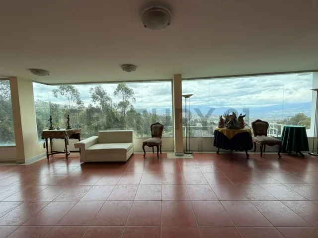 En Venta Casa Exclusiva. Urbanización Campo Alegre — imagen 2