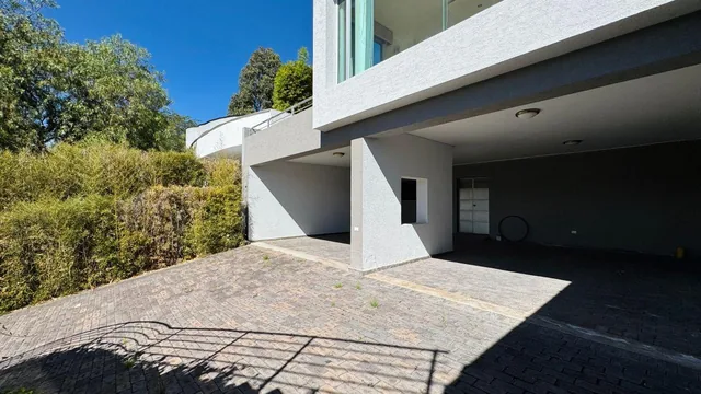 En Venta: Elegante Casa en Pillagua - Cumbayá — imagen 5