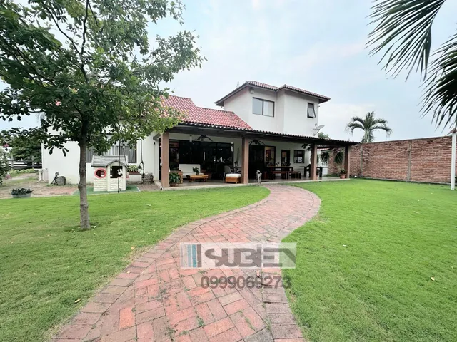Vendo Casa Km 9 Vía Samborondon Urb El Cortijo Una Planta 3 Dorm. Suite Planta Alta Pérgola, Guayas — imagen 2