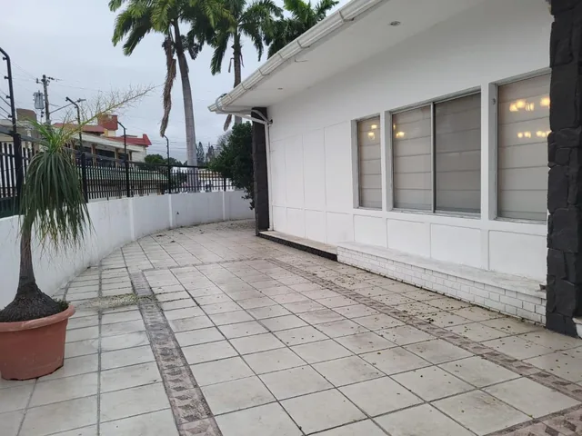 Venta de Casa - Urdesa Central, Guayas — imagen 5