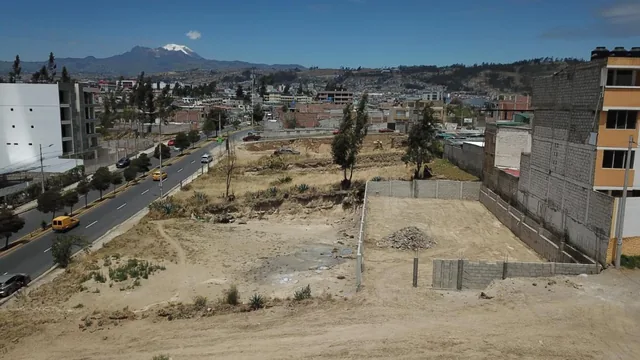 Último Lote en La Av Víctor Hugo, Tungurahua — imagen 2