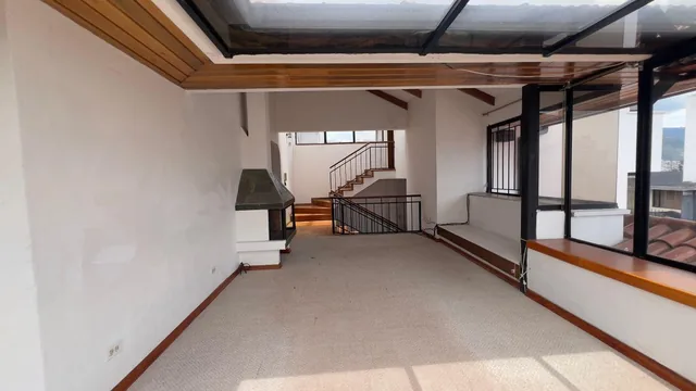 Casa en Venta, Urbanización El Condado, 3 Dorm., Jardín — imagen 3
