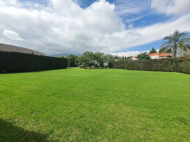 Terreno de Venta en Una de Las Mejores Urbanizaciones de Cumbayá. Ultimo Terreno de La Urbanización — imagen 5