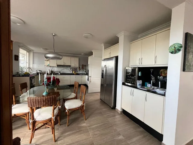 Cumbaya Casa de Venta con Jardín Miravalle 3 — imagen 3