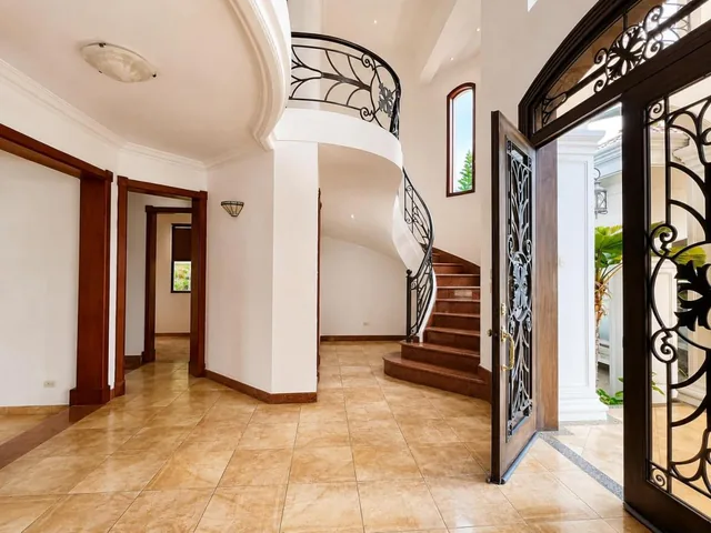 Casa en Venta en Vista Al Parque | 4 Dorm. | 689 m² | Samborondón | Mons García, Guayas — imagen 2
