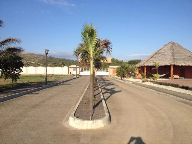 Lote de Terreno en Venta en La Urbanización Las Palmas, Puerto Cayo, Manabí — imagen 5