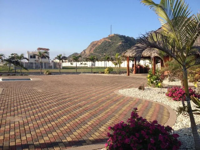 Lote de Terreno en Venta en La Urbanización Las Palmas, Puerto Cayo, Manabí — imagen 3
