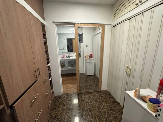 Se Vende Casa de 5 Dorm. en Urdesa Norte, Sector con Portón. Guayas — imagen 3
