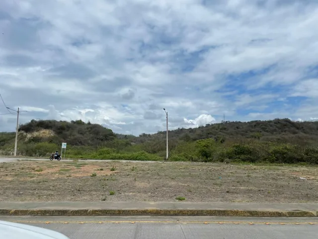 Terreno de 5.3 Hectáreas en Canoa Más 1522 de Terreno Frente a La Playa, Manabí — imagen 5