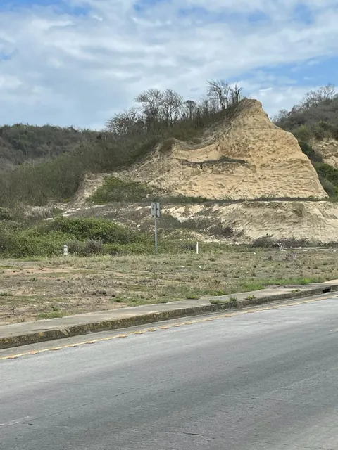 Terreno de 5.3 Hectáreas en Canoa Más 1522 de Terreno Frente a La Playa, Manabí — imagen 4
