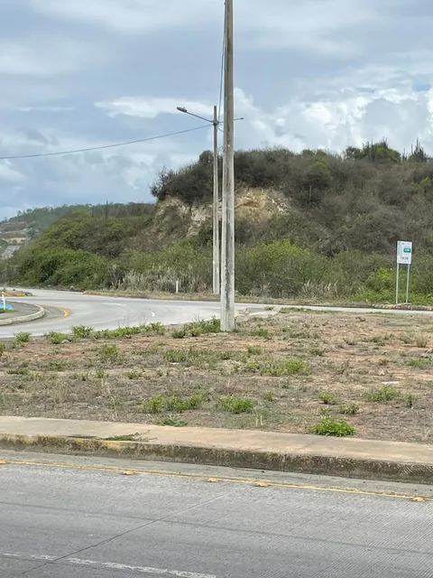 Terreno de 5.3 Hectáreas en Canoa Más 1522 de Terreno Frente a La Playa, Manabí — imagen 2