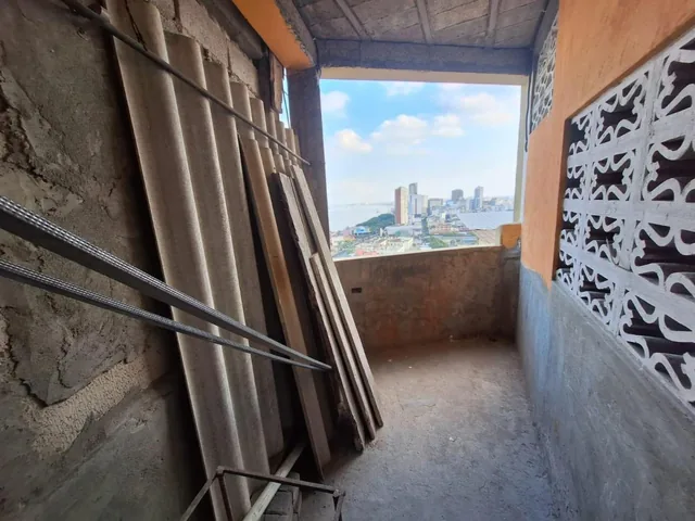 Venta de Casa 4 Pisos Cerro Santa Ana Escalón 354, Guayas — imagen 2