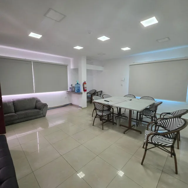 Sector Mall del Sol Edificio Comercial con Locales y Oficinas, Guayas — imagen 3