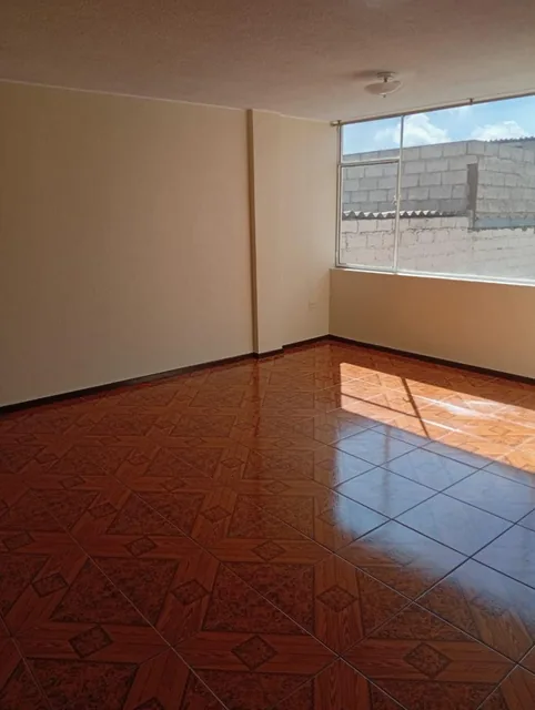 Casa Rentera de 8 Departamentos en Venta a 2 Cuadras del Estadio del Aucas — imagen 4