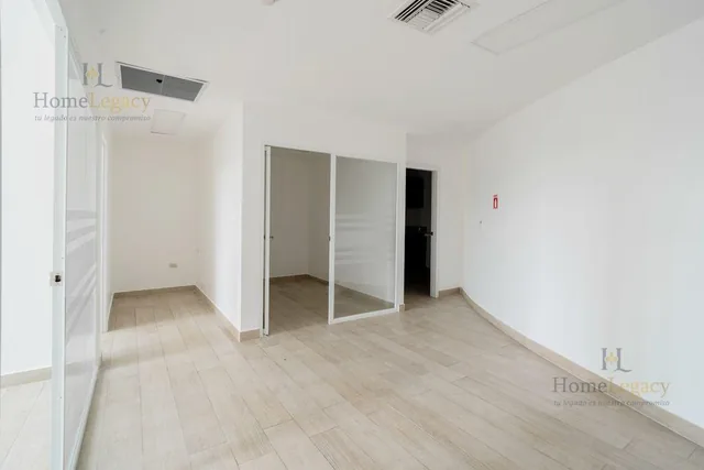 Venta de Local Comercial en Puerto Santa Ana con 3 Parqueos | 114.74 m² Am, Guayas — imagen 2